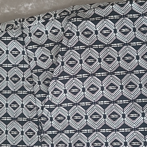 cleo, Size L, white, black, mauve & brown patterned Capris - Picture 5 of 5